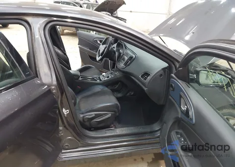 2015 Chrysler 200 S z USA, uszkodzony, nr VIN 1C3CCCDG3FN678514